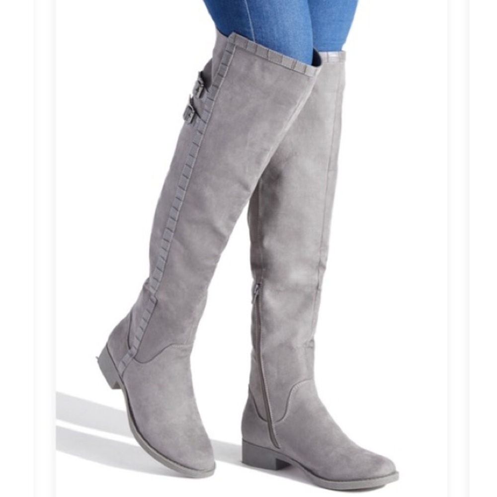 🆕 Shoedazzle Gray Boots